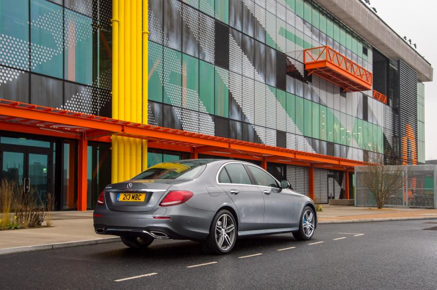 Mercedes-Benz E350 e AMG Line 2017 года  (UK) (фото 28 из 28)
